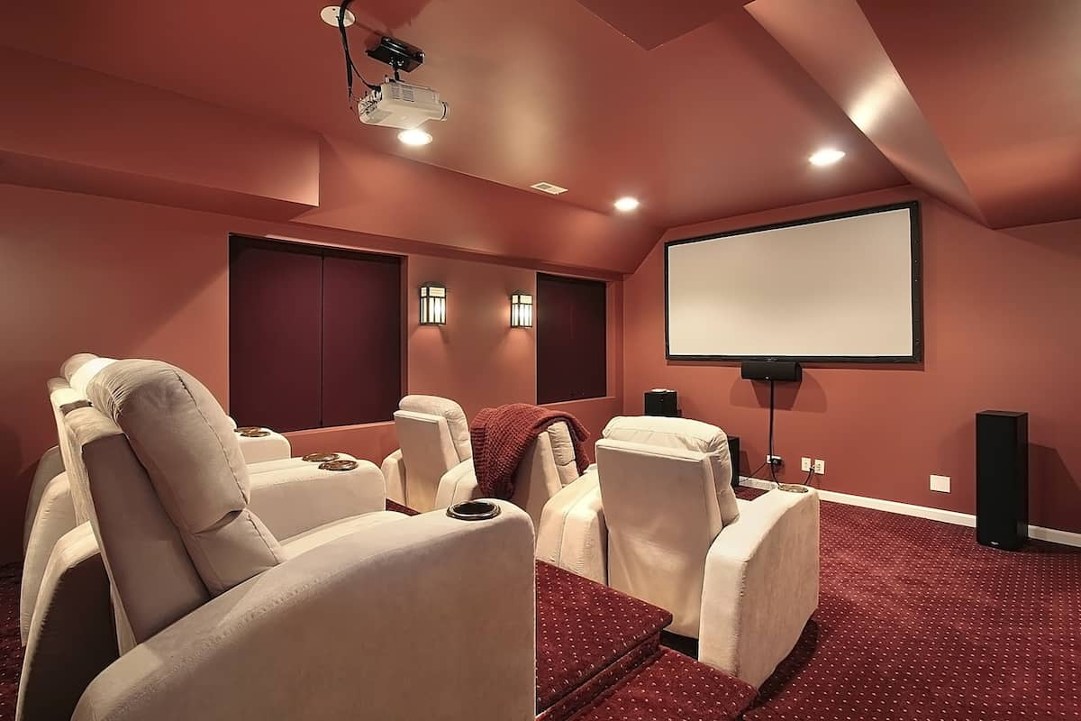 5 Tips To Create A Home Cinema Room For Your Birthday Without Breaking The Bank
